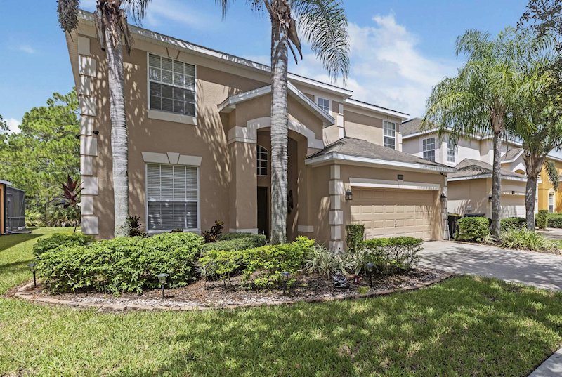 6 Bed Villa sleeps 12. Private Pool with Spa / Hot Tub. Games Room.