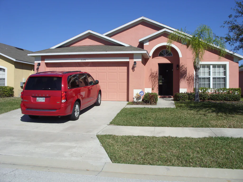 5 Bed Villa sleeps 10. Private Pool with Spa / Hot Tub. Games Room.